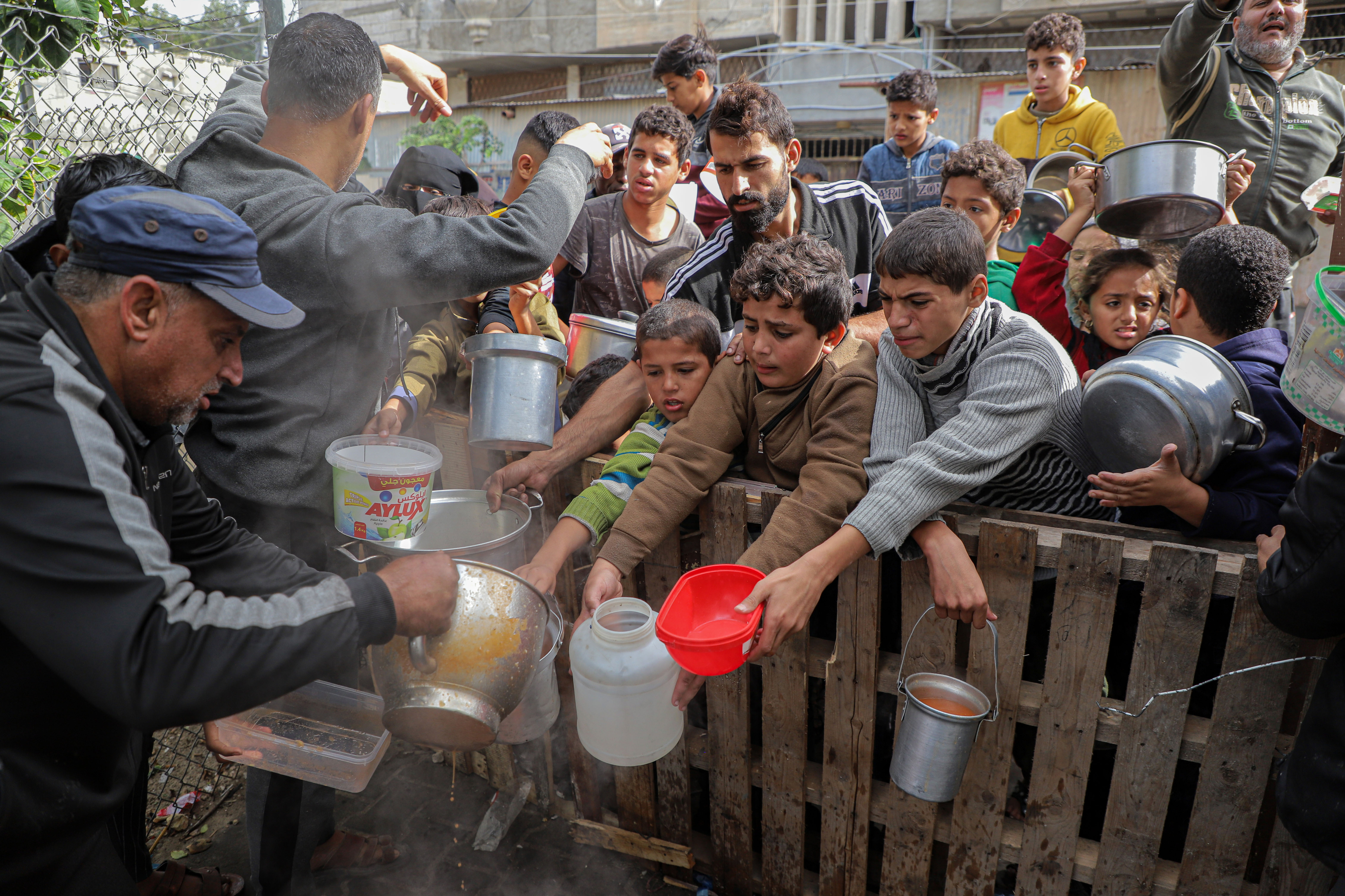 加沙地帶：民眾領取救濟食物